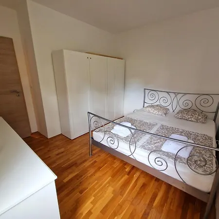 Oliva Rab Apartament *